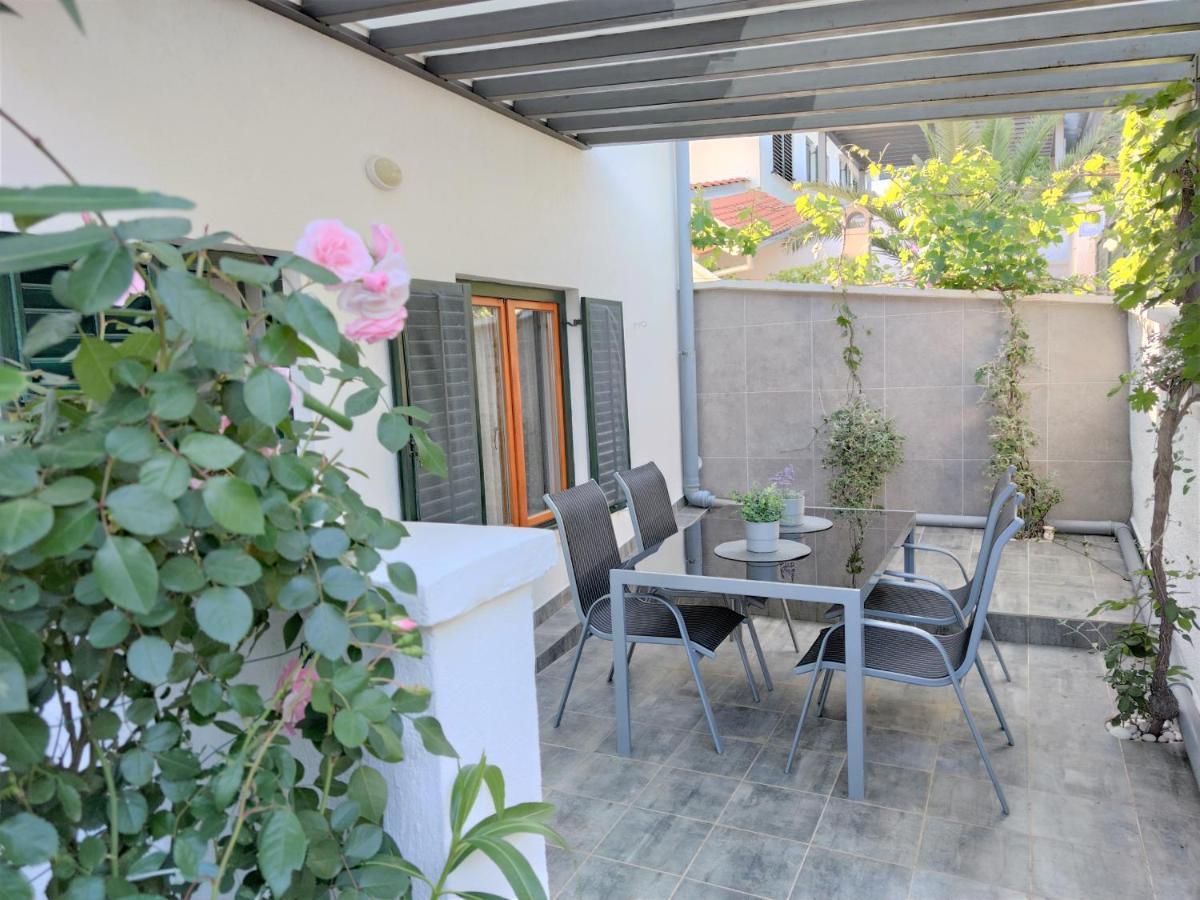 Apartments Rak Vis Extérieur photo